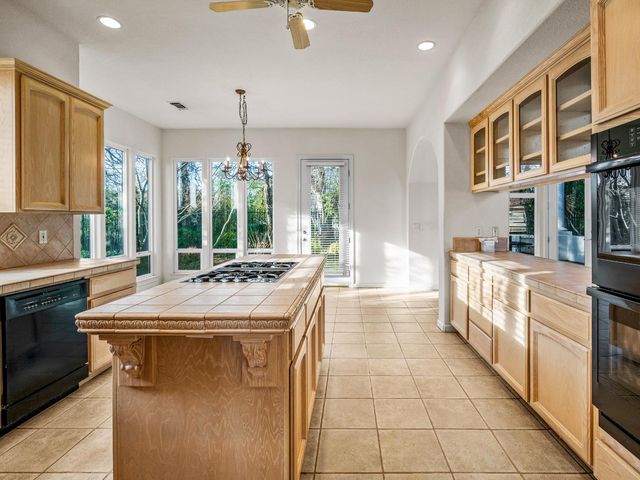 634 Lakecrest Dr, El Dorado Hills, CA 95762