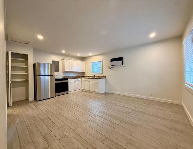 1215 NE 17th Avenue Unit 6, Fort Lauderdale, FL 33304