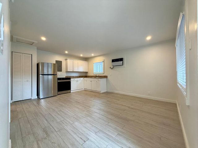 1215 NE 17th Avenue Unit 6, Fort Lauderdale, FL 33304