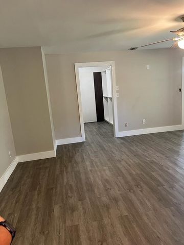 1699 NW 7th Terrace, Pompano Beach, FL 33060