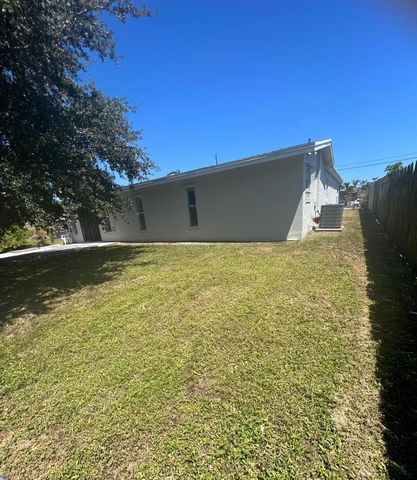 1699 NW 7th Terrace, Pompano Beach, FL 33060