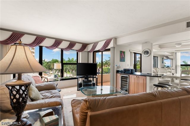 4451 GULF SHORE BLVD N 505, Naples, FL 34103