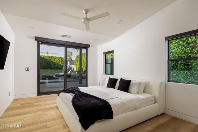 4334 E LEWIS Avenue, Phoenix, AZ 85008