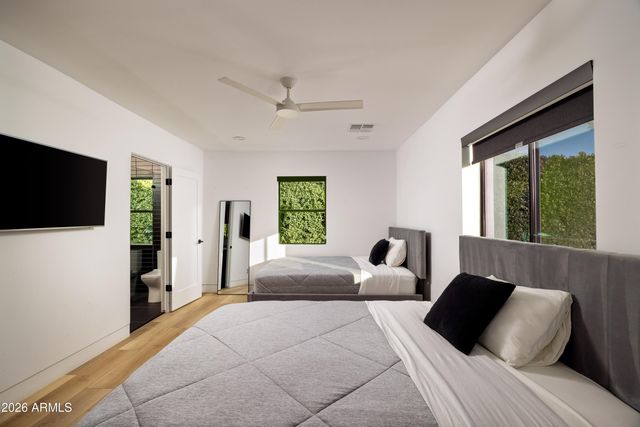 4334 E LEWIS Avenue, Phoenix, AZ 85008