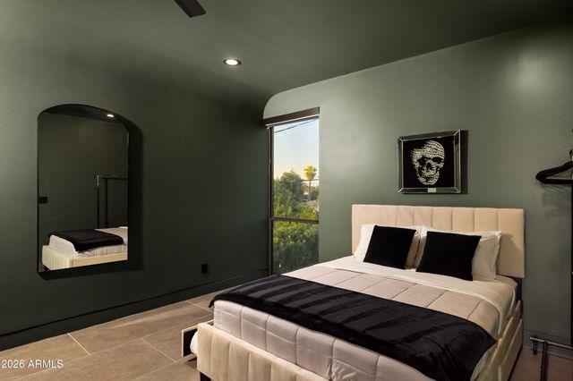 4334 E LEWIS Avenue, Phoenix, AZ 85008