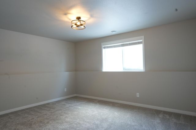 7330 26th Street S, Fargo, ND 58104