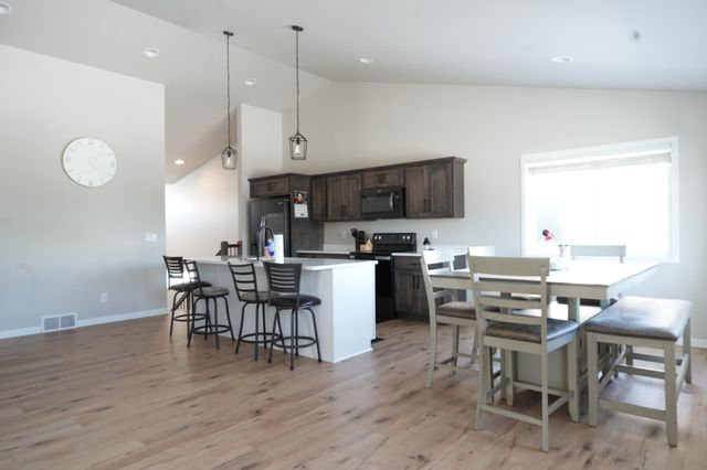 7330 26th Street S, Fargo, ND 58104