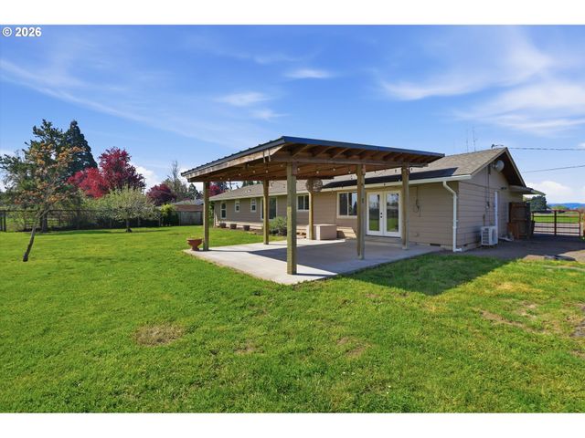 1270 Ne BLOSSOM Dr, Mc Minnville, OR 97128