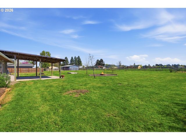 1270 Ne BLOSSOM Dr, Mc Minnville, OR 97128