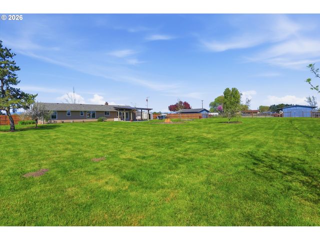 1270 Ne BLOSSOM Dr, Mc Minnville, OR 97128
