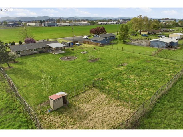 1270 Ne BLOSSOM Dr, Mc Minnville, OR 97128