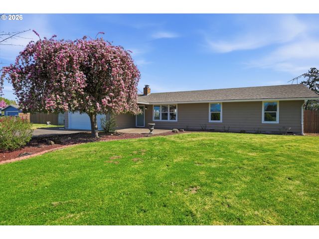 1270 Ne BLOSSOM Dr, Mc Minnville, OR 97128