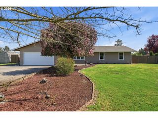 1270 Ne BLOSSOM Dr, Mc Minnville, OR 97128
