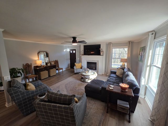 811 Hogans Branch Rd, Hendersonville, TN 37075