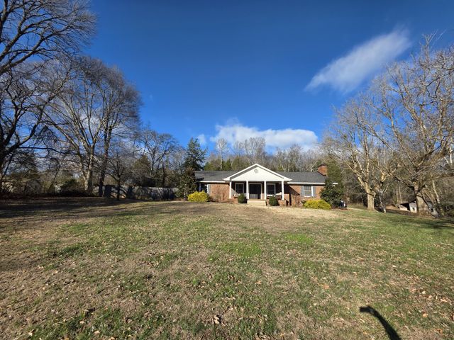 811 Hogans Branch Rd, Hendersonville, TN 37075