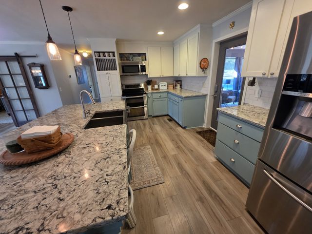 811 Hogans Branch Rd, Hendersonville, TN 37075