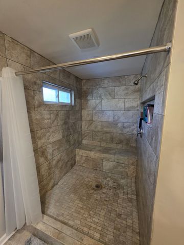 811 Hogans Branch Rd, Hendersonville, TN 37075