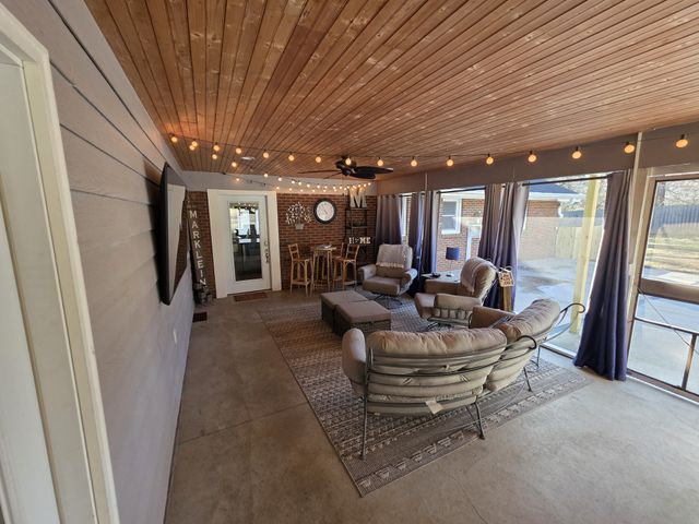 811 Hogans Branch Rd, Hendersonville, TN 37075