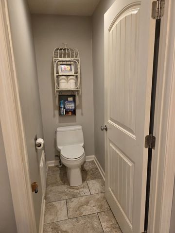 811 Hogans Branch Rd, Hendersonville, TN 37075