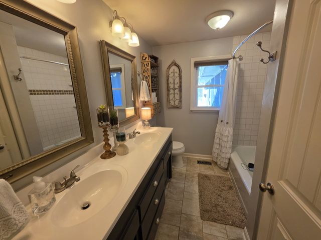 811 Hogans Branch Rd, Hendersonville, TN 37075