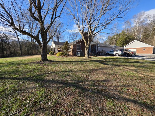 811 Hogans Branch Rd, Hendersonville, TN 37075