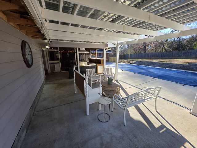 811 Hogans Branch Rd, Hendersonville, TN 37075