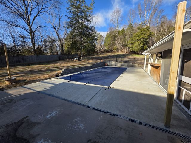 811 Hogans Branch Rd, Hendersonville, TN 37075