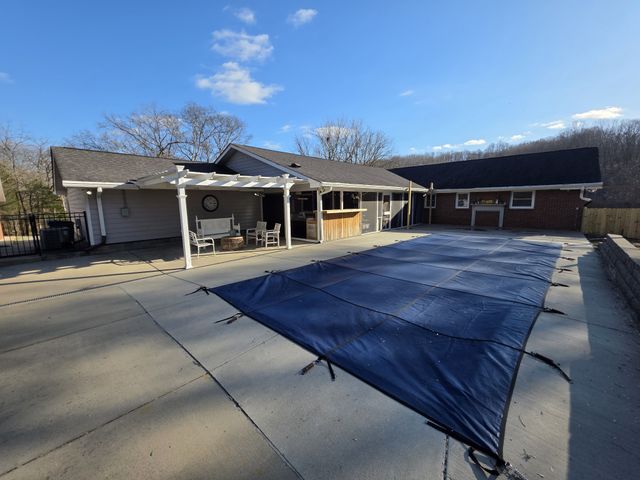 811 Hogans Branch Rd, Hendersonville, TN 37075