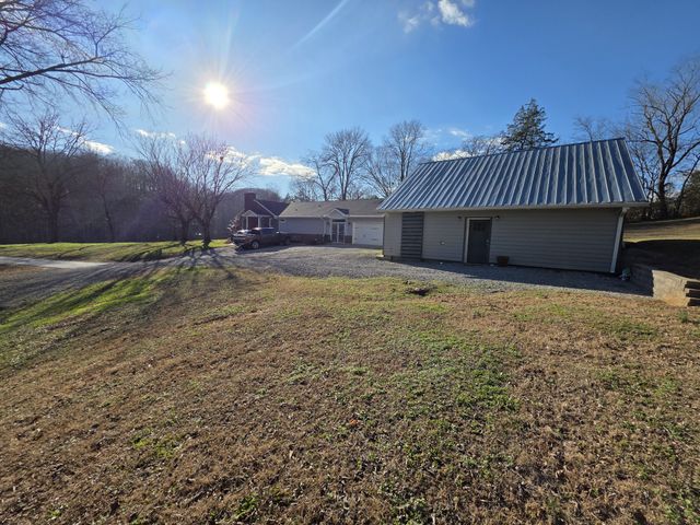 811 Hogans Branch Rd, Hendersonville, TN 37075