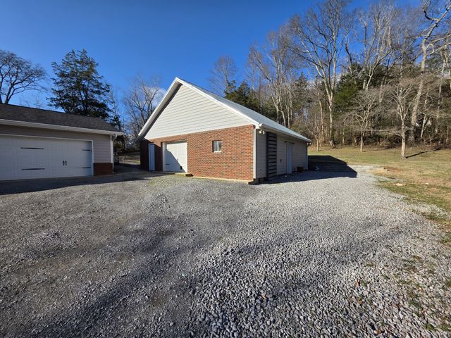 811 Hogans Branch Rd, Hendersonville, TN 37075
