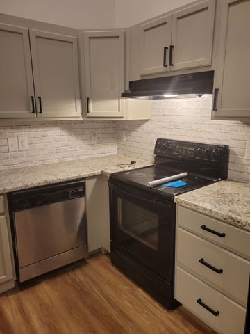 811 Hogans Branch Rd, Hendersonville, TN 37075