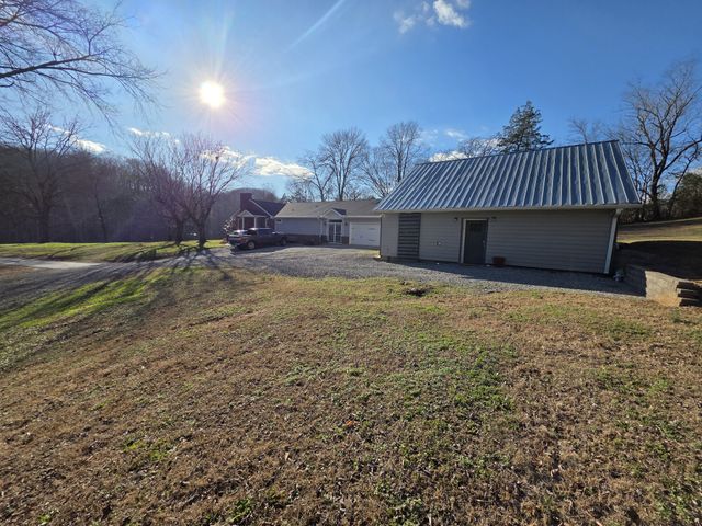 811 Hogans Branch Rd, Hendersonville, TN 37075