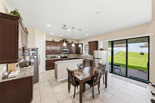 1902 VIA LAGO DRIVE, Lakeland, FL 33810