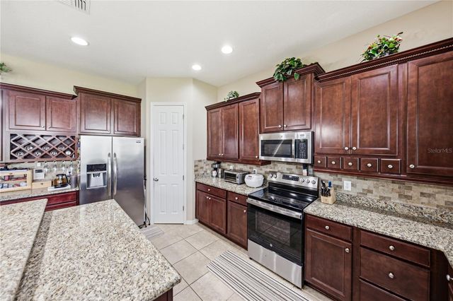 1902 VIA LAGO DRIVE, Lakeland, FL 33810
