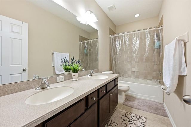 1902 VIA LAGO DRIVE, Lakeland, FL 33810