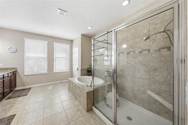 1902 VIA LAGO DRIVE, Lakeland, FL 33810