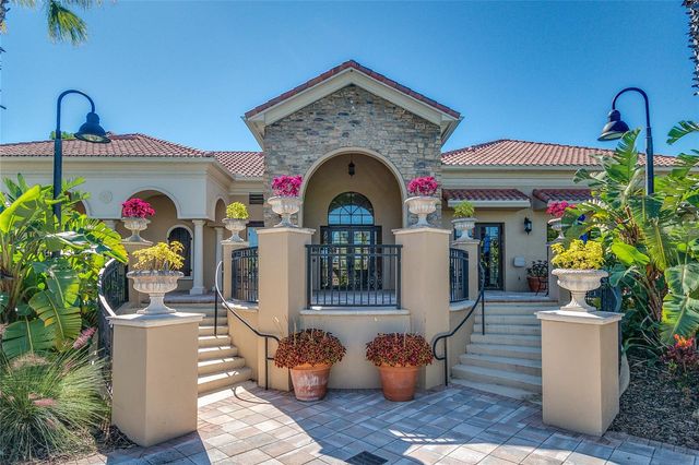 1902 VIA LAGO DRIVE, Lakeland, FL 33810