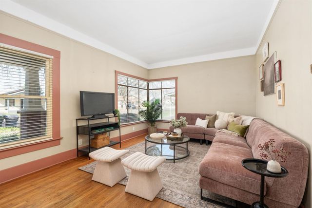 1336 N Del Mar Avenue, Fresno, CA 93728