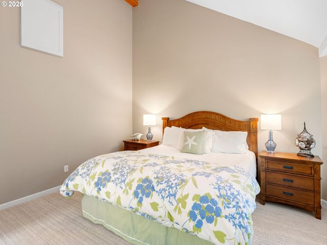 10 BIG TREE Rd, Gleneden Beach, OR 97388