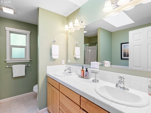 10 BIG TREE Rd, Gleneden Beach, OR 97388