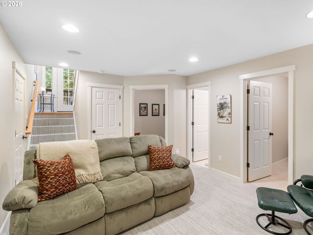 10 BIG TREE Rd, Gleneden Beach, OR 97388