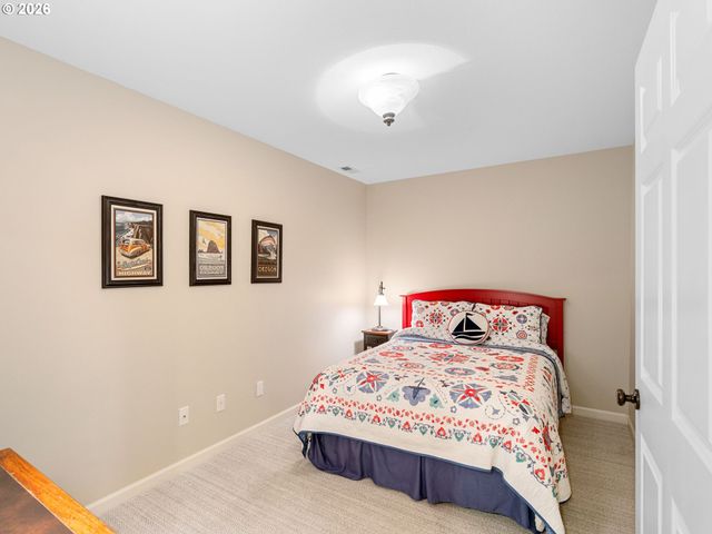 10 BIG TREE Rd, Gleneden Beach, OR 97388