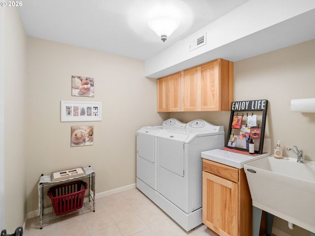 10 BIG TREE Rd, Gleneden Beach, OR 97388