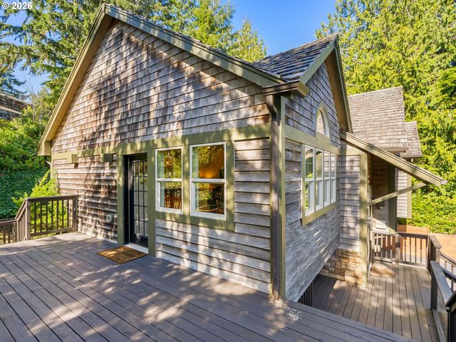 10 BIG TREE Rd, Gleneden Beach, OR 97388