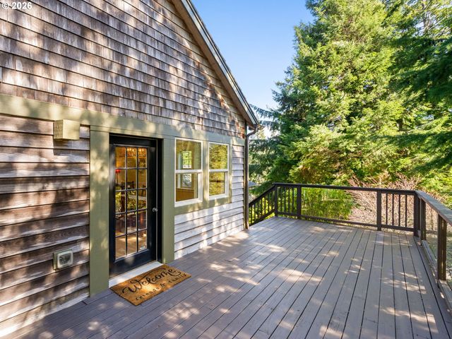 10 BIG TREE Rd, Gleneden Beach, OR 97388