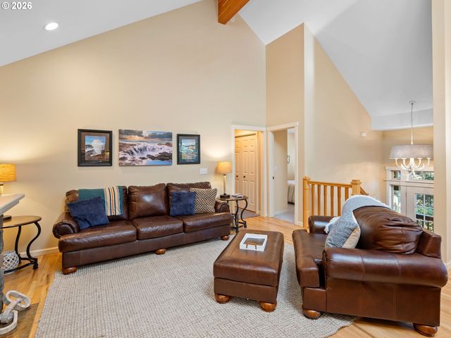 10 BIG TREE Rd, Gleneden Beach, OR 97388