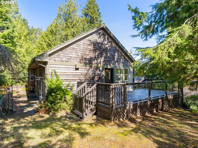 10 BIG TREE Rd, Gleneden Beach, OR 97388