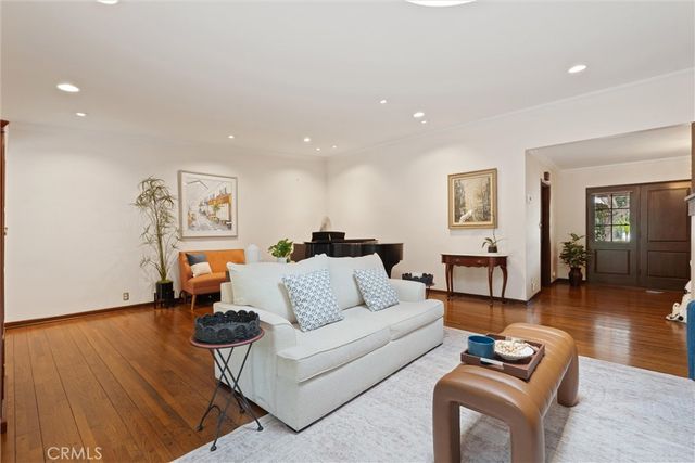 1455 La Perla, Long Beach, CA 90815