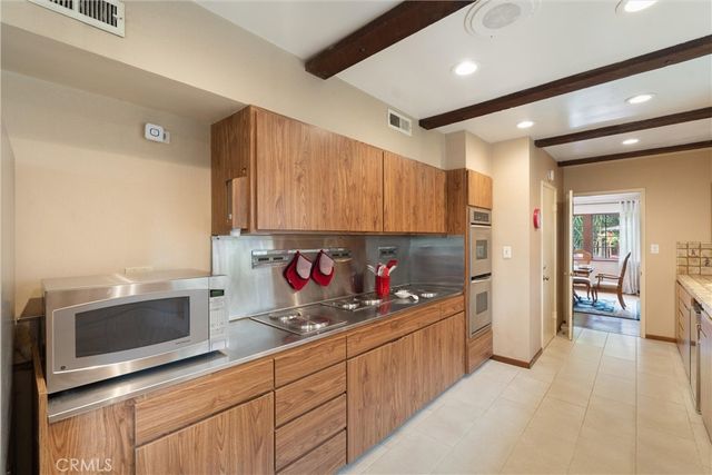 1455 La Perla, Long Beach, CA 90815
