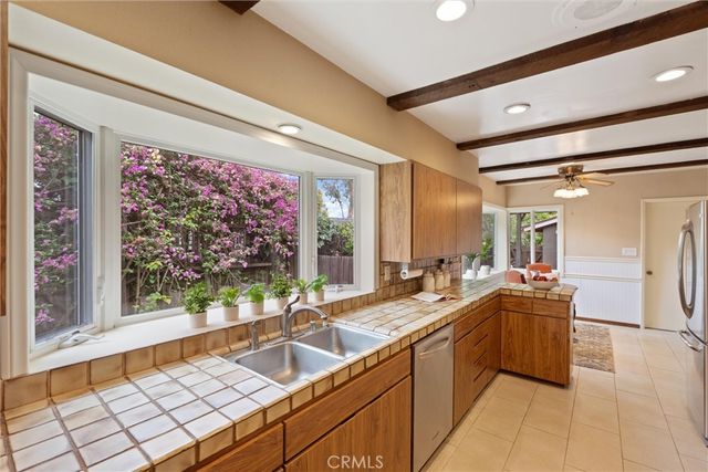 1455 La Perla, Long Beach, CA 90815